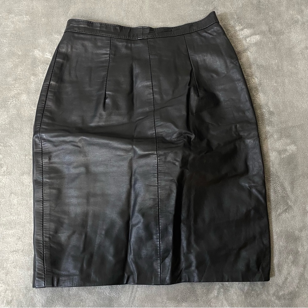 Vintage Black leather Mini skirt Size Small/Med #leatherskirt
Made in USA